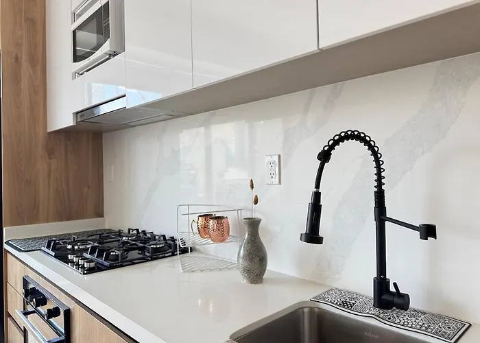 Apartment New With Iconic Views And Location *