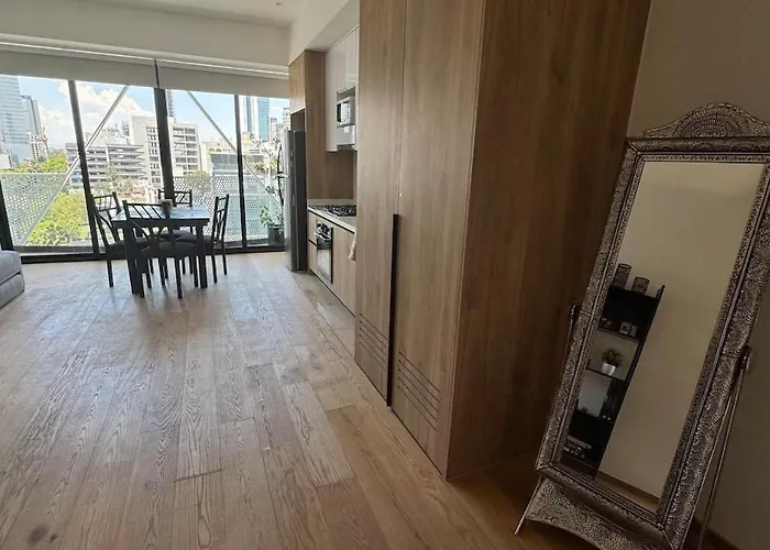 New With Iconic Views And Location Apartment