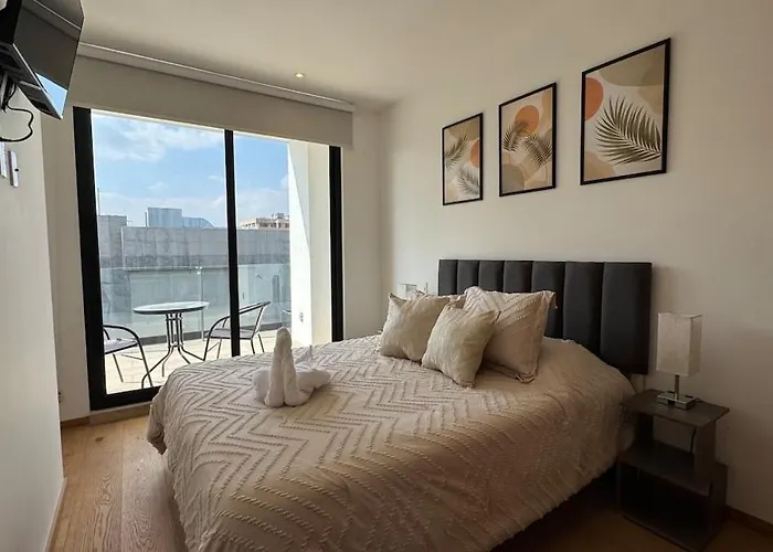 New With Iconic Views And Location *